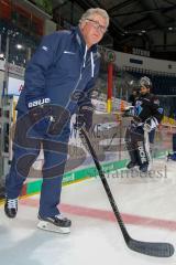 DEL - Eishockey - ERC Ingolstadt - Saison 2017/2018 - Erstes Training mit dem neuen Trainer Doug Shedden - Doug Shedden geht das erste Mal auf das Eis in der SaturnArena - Foto: Meyer Jürgen