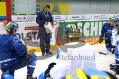 DEL - Eishockey - ERC Ingolstadt - Saison 2017/2018 - erstes Eistraining - Cheftrainer Tommy Samuelsson (ERC) Planung Aufstellung Schreibtafel Besprechung Team