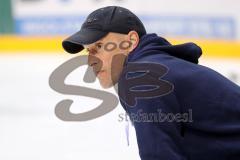 DEL - Eishockey - ERC Ingolstadt - Saison 2017/2018 - erstes Eistraining - Torwarttrainer Fabian Dahlem (ERC)