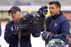 DEL - Eishockey - ERC Ingolstadt - Saison 2017/2018 - erstes Eistraining - Torwarttrainer Fabian Dahlem (ERC) und Co-Trainer Clayton Beddoes (ERC)