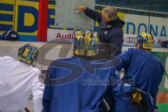 DEL - Eishockey - ERC Ingolstadt - Saison 2017/2018 - Erstes Training mit dem neuen Trainer Doug Shedden - Doug Shedden an der Taktiktafel - Foto: Meyer Jürgen
