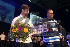 DEL - Eishockey - Saison 2018/2019 - ERC Ingolstadt - Abschlußfeier - Benedikt Kohl (#34 ERCI) wird verabschiedet - Foto: Meyer Jürgen