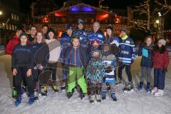 DEL - Eishockey - Saison 2018/2019 - ERC Ingolstadt - Eisarena am Schloß -Tyler Kelleher (#19 ERCI) - Mike Collins (#13 ERCI) und Laurin Braun (#91 ERCI) mit Fans auf der Eisfläche -  Foto: Meyer Jürgen