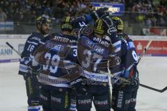 DEL - Eishockey - Saison 2018/2019 - ERC Ingolstadt - Krefeld Pinguine - Der 1:0 Füdrungstreffer durch Thomas Greilinger (#39 ERCI) - jubel - Dimitri Pätzold Torwart (#32 Krefeld) - Sean Sullivan (#37 ERCI) - Foto: Meyer Jürgen