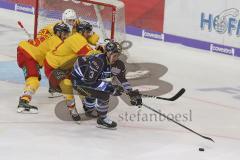 DEL - Eishockey - Saison 2018/2019 - ERC Ingolstadt - Düsseldorfer EG - Mike Collins (#13 ERCI) - Fredrik Pettersson Wentzel Torwart(#53 Düsseldorf) - Foto: Meyer Jürgen