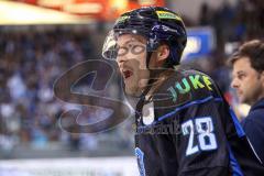 DEL - Eishockey - ERC Ingolstadt - Nürnberg Icetigers - Ryan Garbutt (ERC 28) beschwert sich