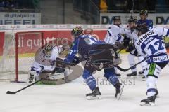 DEL - Eishockey - ERC Ingolstadt - Straubing Tigers - Joachim Ramoser (ERC 47) Torchance, Torwart Sebastian Vogl