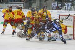 DEL - Eishockey - Saison 2018/2019 - ERC Ingolstadt - Düsseldorfer EG - Petr Taticek (#17 ERCI) wird gefoult - Darin Olver (#40 ERCI) - Patrick Köppchen (#55 Düsseldorf) - Fredrik Pettersson Wentzel Torwart(#53 Düsseldorf) - Foto: Meyer Jürgen