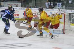 DEL - Eishockey - Saison 2018/2019 - ERC Ingolstadt - Düsseldorfer EG - Brett Olson (#16 ERCI) schiesst über das Tor - Fredrik Pettersson Wentzel Torwart(#53 Düsseldorf) - Patrick Köppchen (#55 Düsseldorf) - Foto: Meyer Jürgen