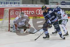 DEL - Eishockey - Saison 2018/2019 - ERC Ingolstadt - Augsburger Panther - Patrick Cannone (#12 ERCI) - Markus Keller Torwart (#35 Augsburg) - Foto: Meyer Jürgen