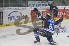 DEL - Eishockey - Saison 2018/2019 - ERC Ingolstadt - Fischtown Pinguins - Tomas Pöpperle Torwart (#42 Bremerhaven) - David Elsner (#61 ERCI) - Thomas Greilinger (#39 ERCI) - Der 1:0 Führungstreffer durch David Elsner (#61 ERCI) - jubel - Foto: Meyer Jürg