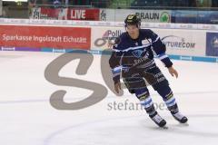 DEL - Eishockey - ERC Ingolstadt - Krefeld Pinguine - Team bedankt sich bei den Fans, Jubel Fahnen Ehrenrunde Mike Collins (ERC 13) Laola