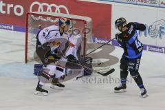 DEL - Eishockey - Saison 2018/2019 - ERC Ingolstadt - Red Bull München - Darin Olver (#40 ERCI) mit einer Torchance - Danny aus den Birken Torwart (#33 München) - Keith Aulie (#5 München) - Foto: Meyer Jürgen