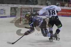 DEL - Eishockey - Saison 2018/2019 - ERC Ingolstadt - Eisbären Berlin - Laurin Braun (#91 ERCI) wird gefoult durch Jonas Müller (#18 Berlin)  - Foto: Meyer Jürgen
