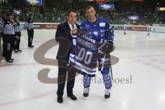 DEL - Eishockey - Saison 2018/2019 - ERC Ingolstadt - Augsburger Panther - Ehrung von Thomas Greilinger (#39 ERCI) zum 800. DEL Spiel - #Larry Mitchel links Sportdirektor - Foto: Meyer Jürgen