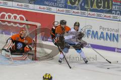 DEL - Eishockey - Saison 2018/2019 - ERC Ingolstadt - Grizzlys Wolfsburg - Jerry Kuhn Torwart (#35 Wolfsburg) - Tyler Kelleher (#19 ERCI) - Alexander Weiß (#43 Wolfsburg) - Foto: Meyer Jürgen