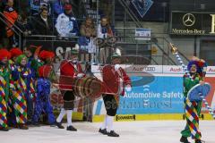 DEL - Eishockey - Saison 2018/2019 - ERC Ingolstadt - Kölner Haie - Die Schäffler marschieren auf das Eis- Foto: Meyer Jürgen