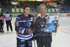DEL - Eishockey - Saison 2018/2019 - ERC Ingolstadt - Augsburger Panther - Panther des Montas Oktober 2018 Tyler Kelleher (#19 ERCI) - Hans Fischer von Radio In - Foto: Meyer Jürgen