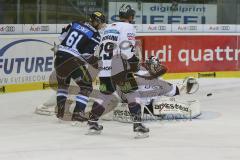 DEL - Eishockey - Saison 2018/2019 - ERC Ingolstadt - Eisbären Berlin - David Elsner (#61 ERCI) - Kevin Poulin Torwart (#40 Berlin) - Foto: Meyer Jürgen
