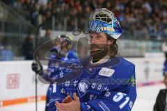 DEL - Eishockey - Saison 2018/2019 - ERC Ingolstadt - Augsburger Panther - Die Mannschaft bedankt sich bei den Fans - jubel - Timo Pielmeier (#51Torwart ERCI) - Foto: Meyer Jürgen