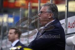 DEL - Eishockey - ERC Ingolstadt - Straubing Tigers - Cheftrainer Doug Shedden (ERC) schreit aufs Feld
