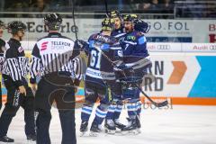 DEL - Eishockey - ERC Ingolstadt - Adler Mannheim - Tor Jubel Anschlußtreffer Petr Taticek (ERC 17) mit David Elsner (ERC 61) Colton Jobke (7 ERC)