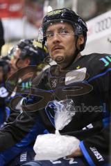 DEL - Eishockey - Saison 2018/2019 - ERC Ingolstadt - Red Bull München - Garbutt Ryan (#28 ERCI) kühlt seine Hand - Foto: Meyer Jürgen