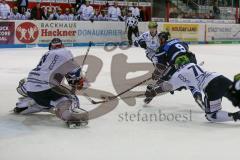 DEL - Eishockey - Saison 2018/2019 - ERC Ingolstadt - Iserlohn Roosters - Jerry D´Àmigo (#9 ERCI) schiesst aus der Drehung - Sebastian Dahm Torwart (#31 Iserlohn) - Travis Turnbull (#71 Iserlohn) - Foto: Meyer Jürgen