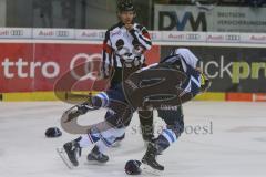 DEL - Eishockey - Saison 2018/2019 - ERC Ingolstadt - Adler Mannheim - Boxkamp Zweikampf zwischen #e7 und Cody Lampl (#32 Mannheim) - Foto: Meyer Jürgen