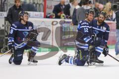 DEL - Eishockey - Saison 2018/2019 - ERC Ingolstadt - Straubing Tigers - Tyler Kelleher (#19 ERCI) - Patrick Cannone (#12 ERCI) - Jerry D´Àmigo (#9 ERCI) - nach dem Spiel - Foto: Meyer Jürgen