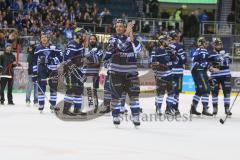 DEL - Eishockey - Saison 2018/2019 - ERC Ingolstadt - Straubing Tigers - Thomas Greilinger (#39 ERCI) bedankt sich bei den Fans - Foto: Meyer Jürgen