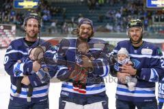 DEL - Eishockey - Saison 2018/2019 - ERC Ingolstadt - Iserlohn Roosters - Darin Olver (#40 ERCI) - Jochen Reimer (#32Torwart ERCI) - Maury Edwards (#23 ERCI) mit ihren Kindern - Foto: Meyer Jürgen