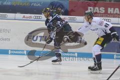 DEL - Eishockey - Saison 2018/2019 - ERC Ingolstadt - Eisbären Berlin - Patrick Cannone (#12 ERCI) - Louis-Marc Aubry (#41 Berlin) - Foto: Meyer Jürgen