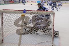 DEL - Eishockey - Saison 2018/2019 - ERC Ingolstadt - Straubing Tigers - Zatkoff Jeffrey Torwart (#37 Straubing) - Garbutt Ryan (#28 ERCI) mit einer Torchance - Foto: Meyer Jürgen