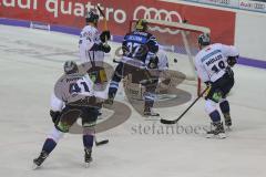 DEL - Eishockey - Saison 2018/2019 - ERC Ingolstadt - Eisbären Berlin - Sean Sullivan (#37 ERCI) mit einer Torchance - Kevin Poulin Torwart (#40 Berlin) - Frank Hördler (#7 Berlin) - Foto: Meyer Jürgen