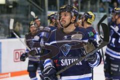 DEL - Eishockey - Saison 2018/2019 - ERC Ingolstadt - Iserlohn Roosters - Tim Wohlgemuth (#33 ERCI) bedankt sich bei den Fans - jubel - Foto: Meyer Jürgen