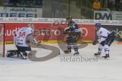 DEL - Eishockey - Saison 2018/2019 - ERC Ingolstadt - Adler Mannheim - Thomas Greilinger (#39 ERCI) - Chet Pickard Torwart (#34 Mannheim) - Foto: Meyer Jürgen