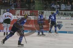 DEL - Eishockey - Saison 2018/2019 - ERC Ingolstadt - Augsburger Panther - Brett Olson (#16 ERCI)trifft zum 1:0 Führungstreffer - Olivier Roy Torwart (#31 Augsburg) - jubel - Foto: Meyer Jürgen