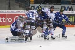 DEL - Eishockey - ERC Ingolstadt - Straubing Tigers - Zweikampf vor dem Torwart Sebastian Vogl, Fabio Wagner (ERC 5) Dylan Wruck (81 Straubing)