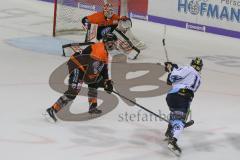 DEL - Eishockey - Saison 2018/2019 - ERC Ingolstadt - Grizzlys Wolfsburg - Tyler Kelleher (#19 ERCI) - Jerry Kuhn Torwart (#35 Wolfsburg) - Jeff Likens (#9 Wolfsburg) - Foto: Meyer Jürgen