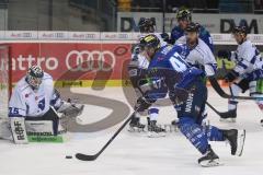 DEL - Eishockey - ERC Ingolstadt - Straubing Tigers - Joachim Ramoser (ERC 47) Torchance, Torwart Sebastian Vogl