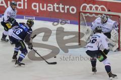 DEL - Eishockey - Saison 2018/2019 - ERC Ingolstadt - Eisbären Berlin - Brett Olson (#16 ERCI) mit einer vergebenen Torchance - Kevin Poulin Torwart (#40 Berlin) - Foto: Meyer Jürgen