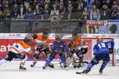 DEL - Eishockey - ERC Ingolstadt - Grizzlys Wolfsburg - Letzte Minute Jerry D`Amigo (9 ERC) vor dem Tor von Torwart Gerald Kuhn (35 Wolfsburg), Jason Jaspers (16 Wolfsburg) Sebastian Furchner (17 Wolfsburg) Björn Krupp (44 Wolfsburg) verteidigen, Mike Col