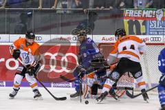 DEL - Eishockey - ERC Ingolstadt - Grizzlys Wolfsburg - Letzte Minute Jerry D`Amigo (9 ERC) vor dem Tor von Torwart Gerald Kuhn (35 Wolfsburg), Jason Jaspers (16 Wolfsburg) Sebastian Furchner (17 Wolfsburg) Björn Krupp (44 Wolfsburg) verteidigen