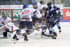 DEL - Eishockey - ERC Ingolstadt - Adler Mannheim - rechts Patrick Cannone (ERC 12) kommt nicht durch, Dennis Andras im Tor, Matthias Plachta (22)