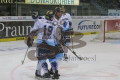 DEL - Eishockey - Saison 2018/2019 - ERC Ingolstadt - Grizzlys Wolfsburg - Der 1:1 Ausgleichstreffer durch Tyler Kelleher (#19 ERCI) - jubel - Patrick Cannone (#12 ERCI) - - Foto: Meyer Jürgen