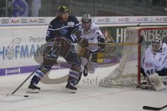 DEL - Eishockey - Saison 2018/2019 - ERC Ingolstadt - Eisbären Berlin - Vili Sopanen (#22 ERCI) - Kevin Poulin Torwart (#40 Berlin) - Foto: Meyer Jürgen