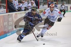 DEL - ERC Ingolstadt - Schwenninger Wild Wings - Jerry D`Amigo (9 ERC) Dominik Boháč (WWS 86)