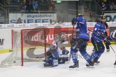 DEL - Eishockey - ERC Ingolstadt - EHC Red Bull München - Schuß Tor Thomas Greilinger (ERC 39) Jubel, Torwart Dann aus den Birken (33 RB München), Jubel Dustin Friesen (ERC 14) Jerry D`Amigo (9 ERC)