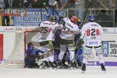 DEL - Eishockey - Saison 2018/2019 - ERC Ingolstadt - Augsburger Panther - Rauferei vor dem Tor von Timo Pielmeier (#51Torwart ERCI) - Schmölz Daniel (#25 Augsburg) - Foto: Meyer Jürgen